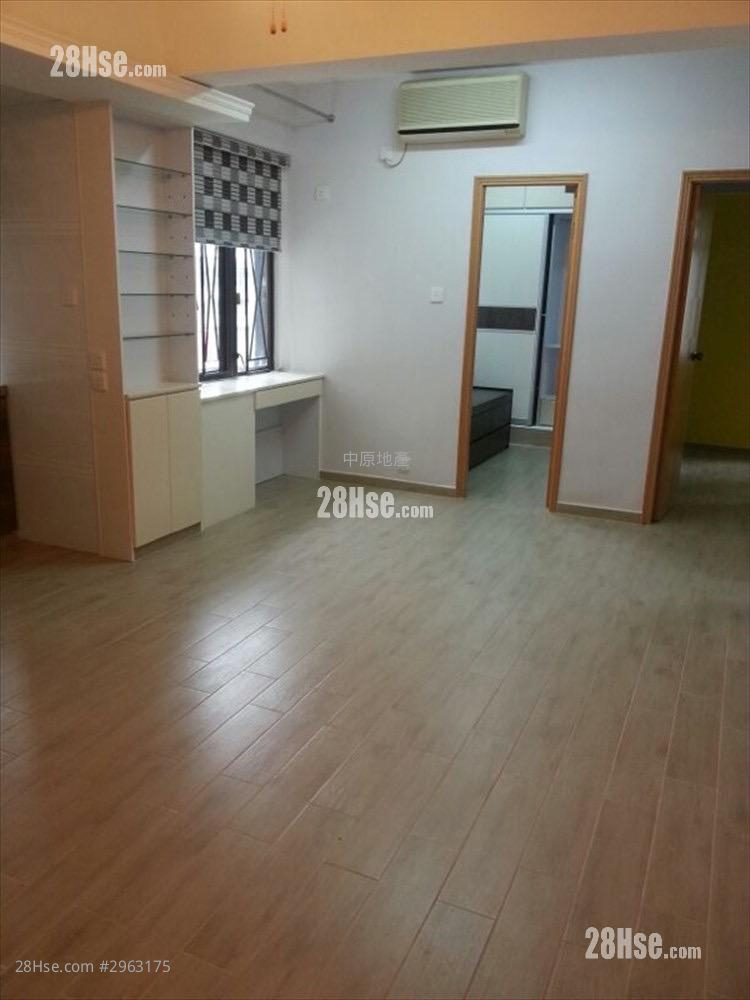 Kwong Wah Centre Sell 2 bedrooms , 1 bathrooms 437 ft²