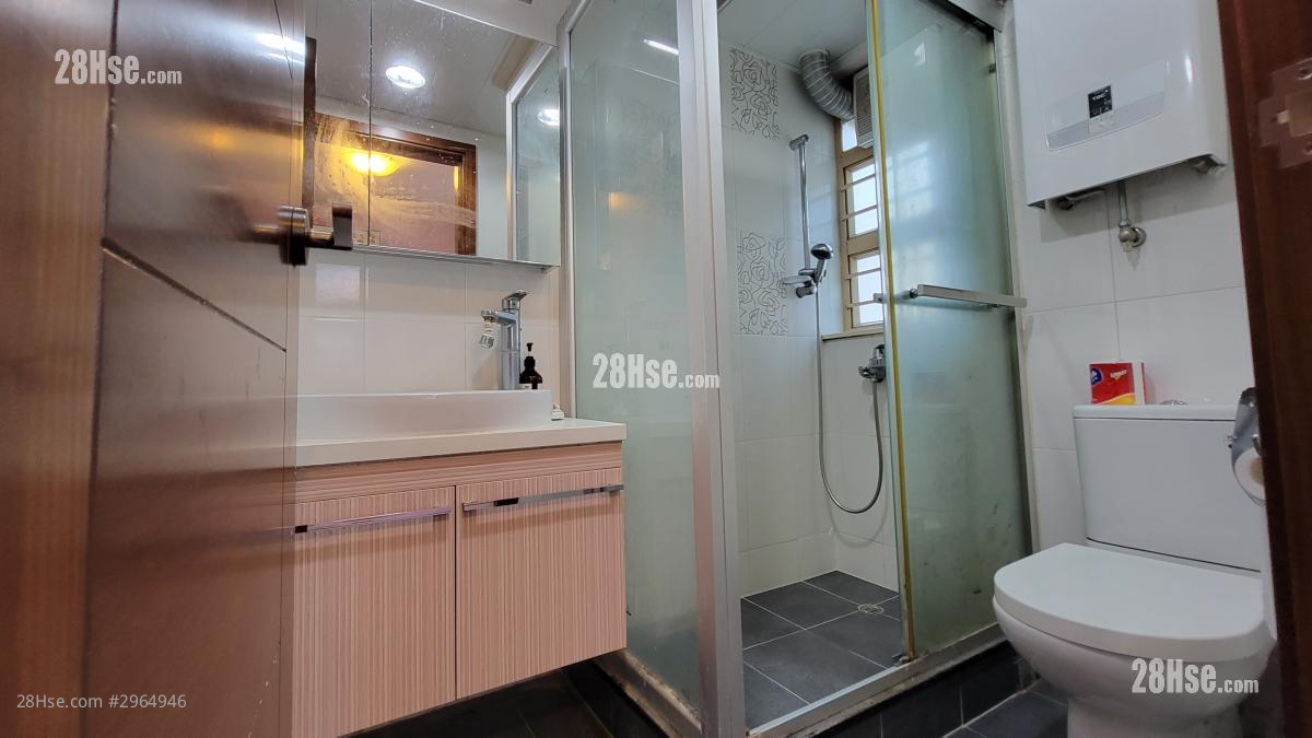 Tat Chee Court Sell 3 bedrooms , 2 bathrooms 649 ft²
