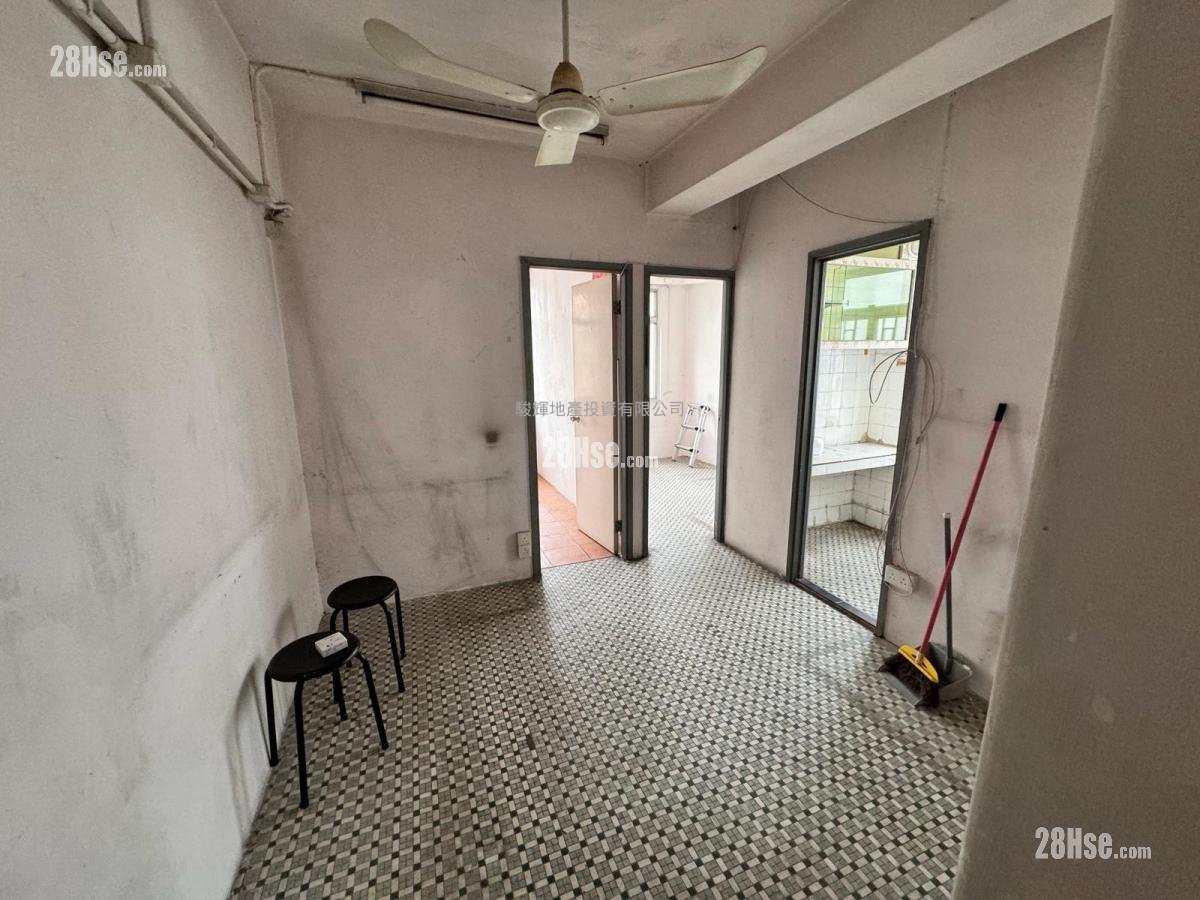 Kam Tong Building Sell 2 bedrooms , 1 bathrooms 322 ft²