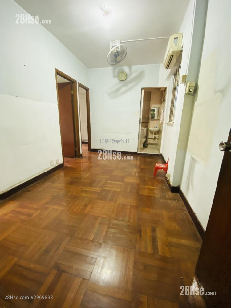 Chiu Tak Mansion Sell 2 bedrooms , 1 bathrooms 325 ft²