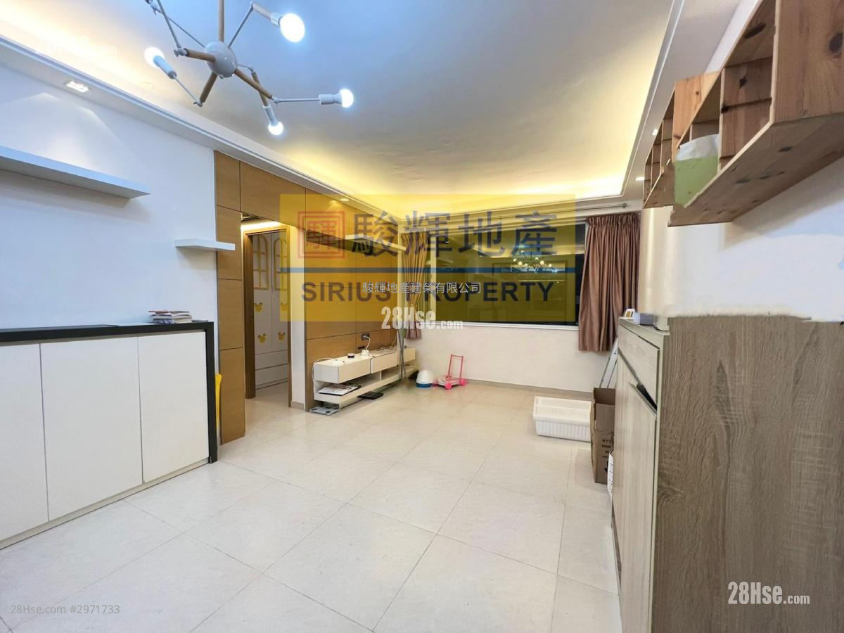 Tak Wai Mansion Sell 3 bedrooms , 2 bathrooms 713 ft²