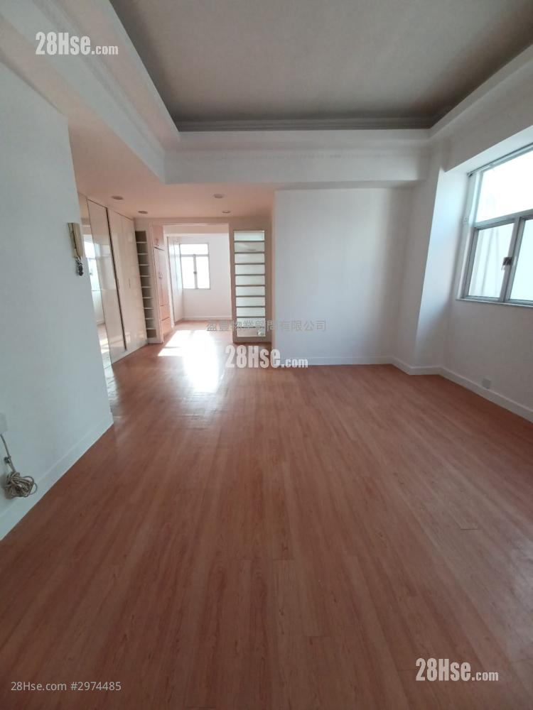 H & S Building Sell 2 bedrooms , 1 bathrooms 572 ft²
