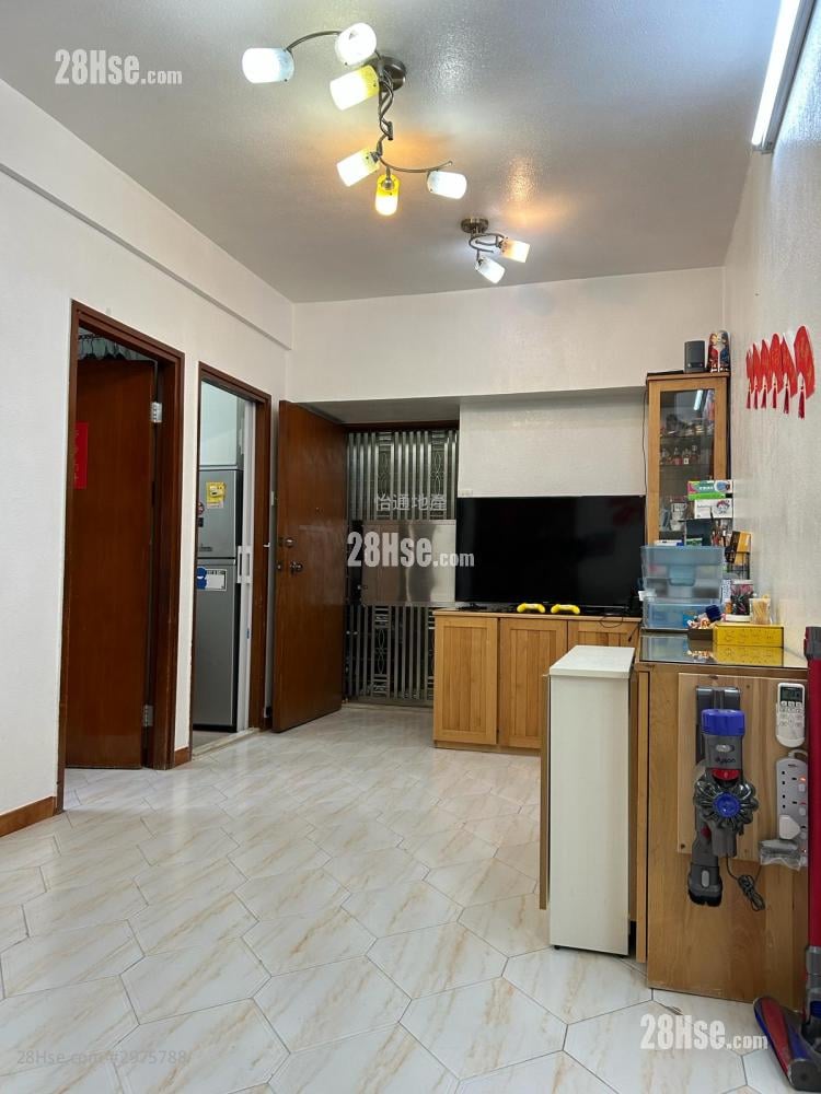 Tung Po Mansion Sell 3 bedrooms , 1 bathrooms 558 ft²