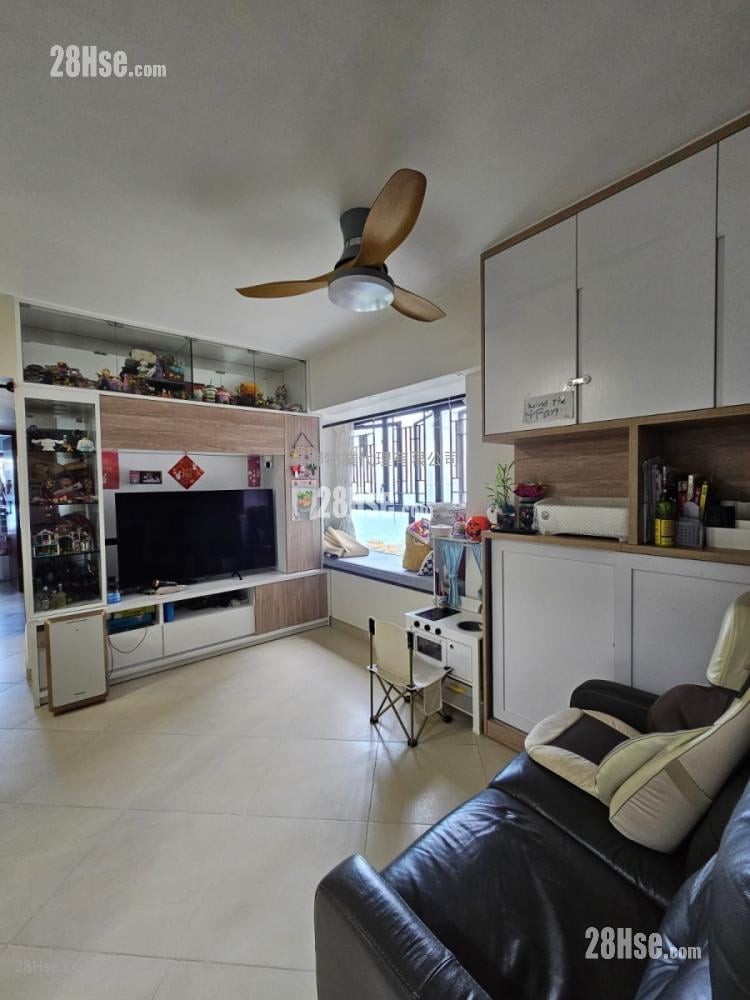 Kennedy Town Centre Sell 3 bedrooms , 2 bathrooms 558 ft²