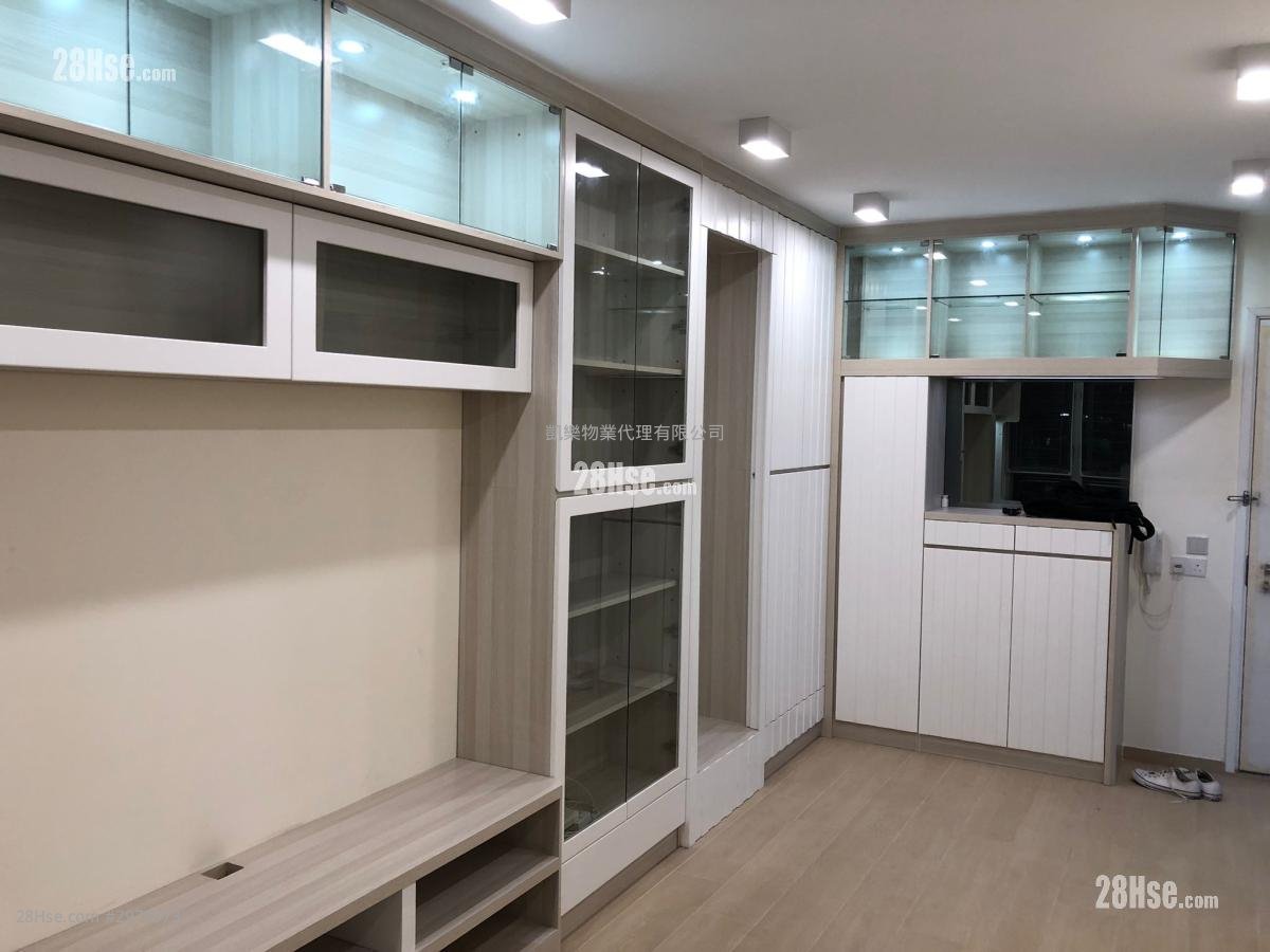 Choi Hing Court Sell 2 bedrooms , 1 bathrooms 443 ft²