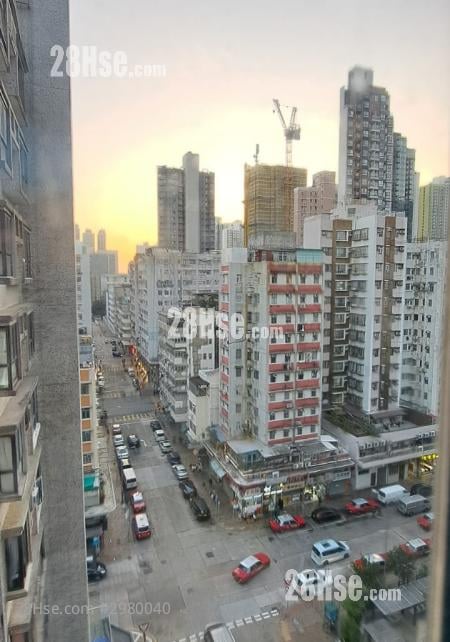 Sun Po Building Sell 3 bedrooms , 1 bathrooms 413 ft²