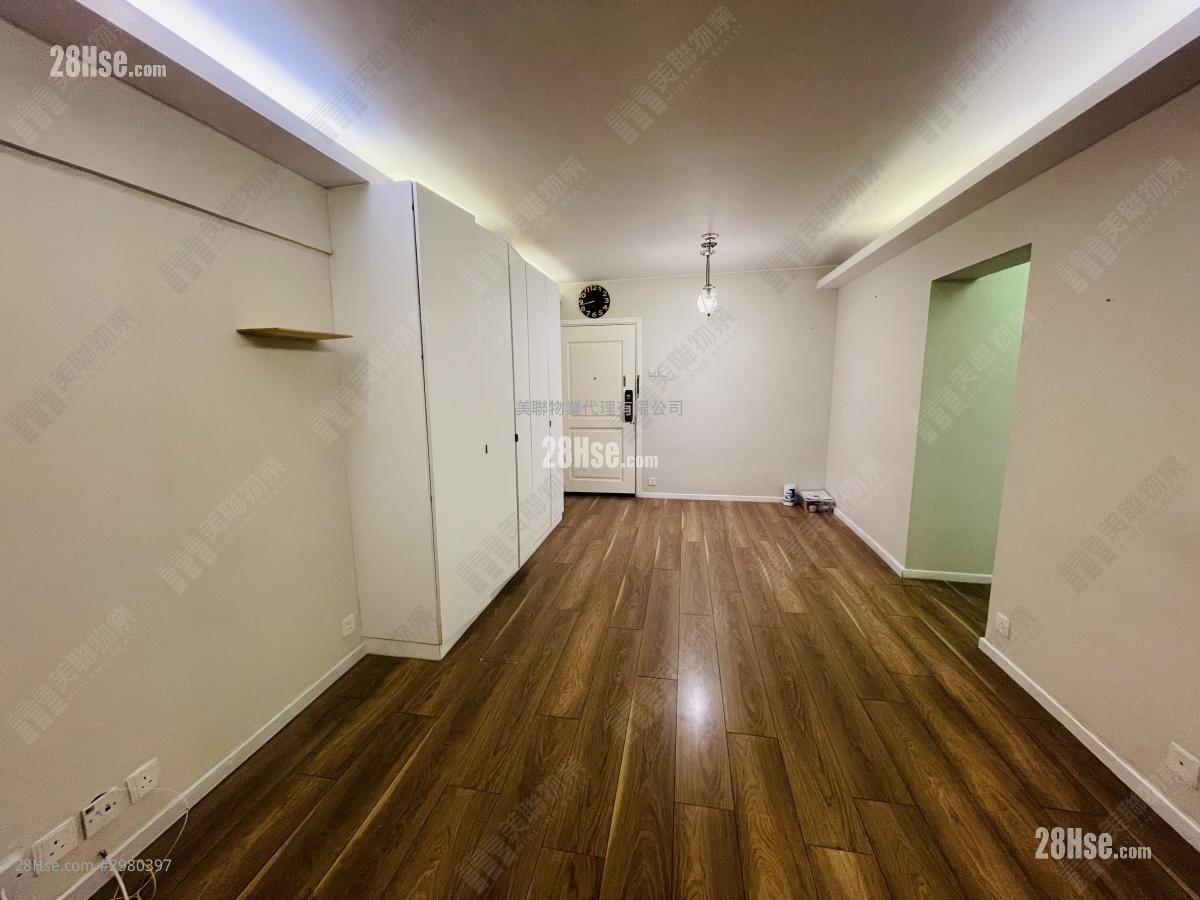 Beverley Heights Sell 3 bedrooms , 2 bathrooms 719 ft²