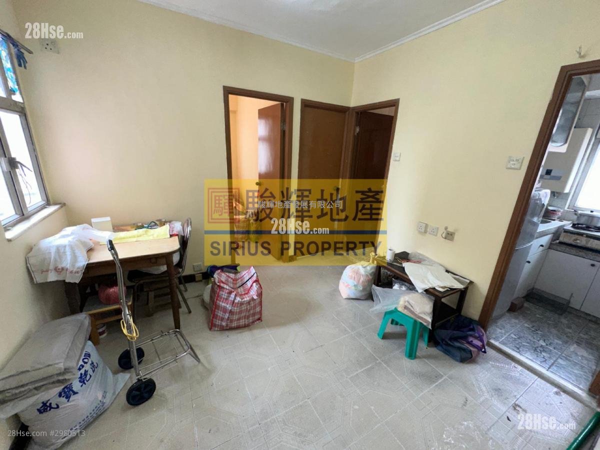 Wai Fat Building Sell 2 bedrooms , 1 bathrooms 295 ft²