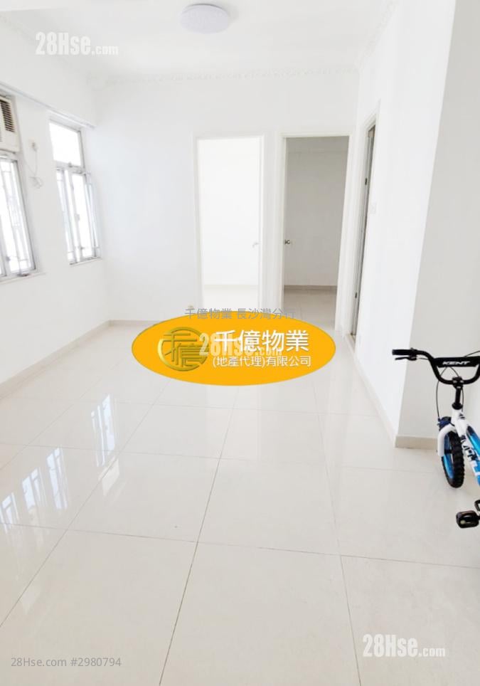 Kam Yu Building Sell 2 bedrooms 370 ft²