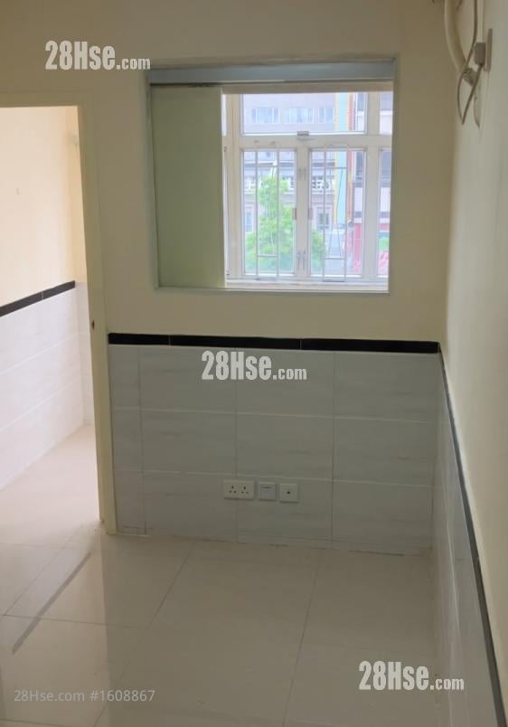 彌敦道466號 清靜民居, 無任何娛樂場所, 出入安全方便 租盤 1 房 , 1 浴室 150 平方呎