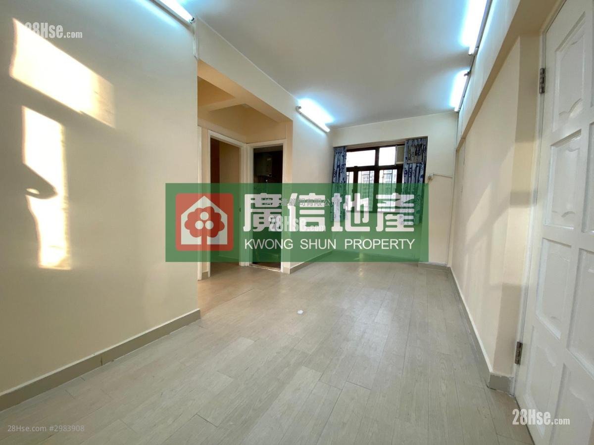 Tak Fung Building Sell 2 bedrooms , 1 bathrooms 395 ft²