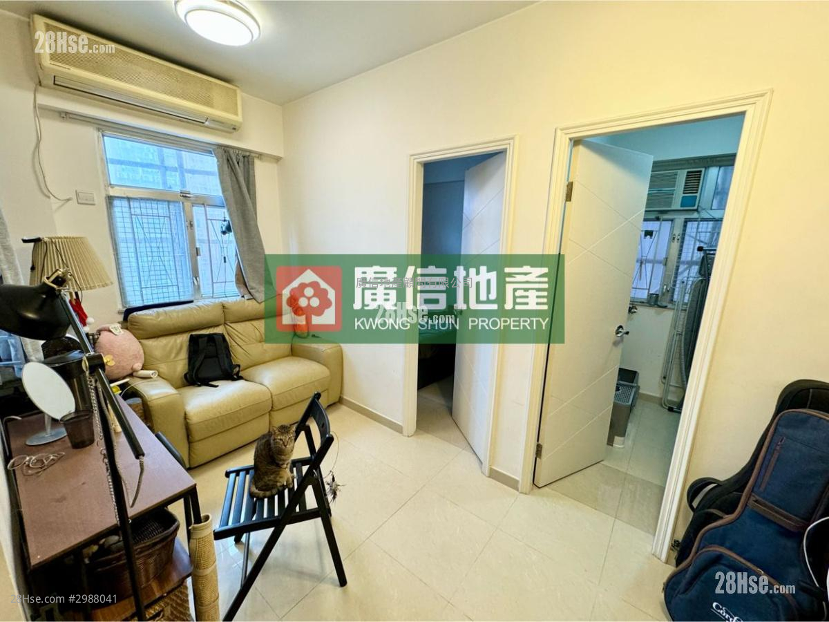 Kam Fai Building Sell 2 bedrooms , 1 bathrooms 302 ft²