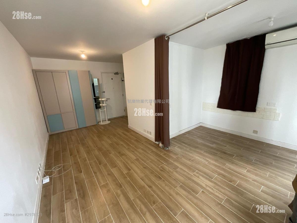 Choi Hing Court Sell 2 bedrooms , 1 bathrooms 370 ft²
