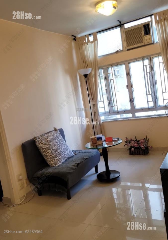 Siu Lun Court Sell 2 bedrooms 401 ft²