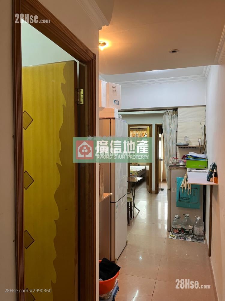 Chung Wo Building Sell 3 bedrooms , 1 bathrooms 398 ft²