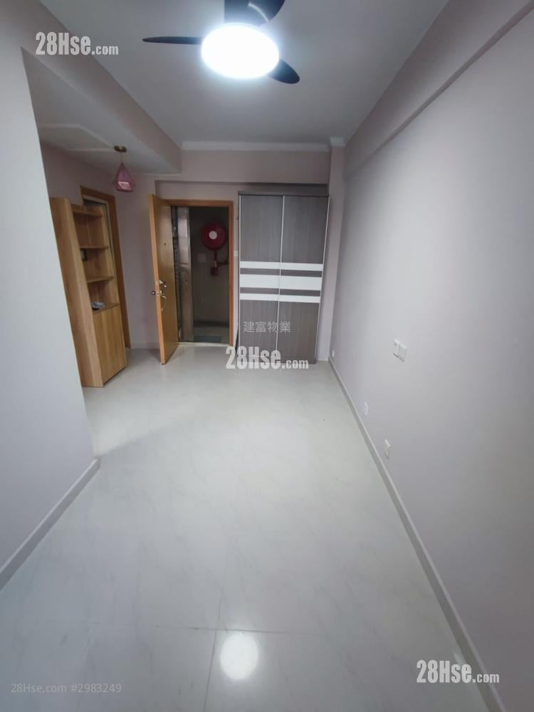 Shun Fat House Sell 1 bedrooms , 1 bathrooms 305 ft²