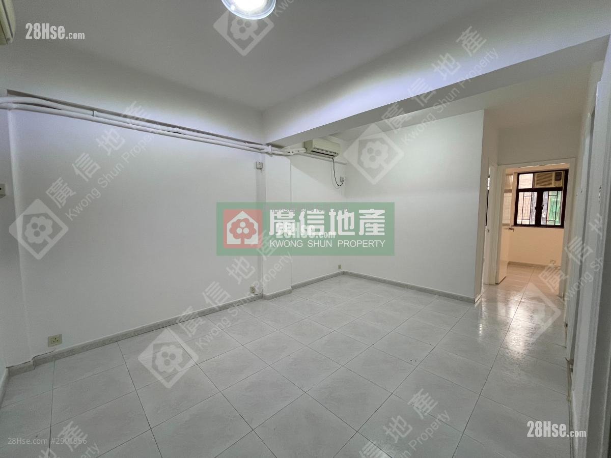 Yue Wong Building Sell 2 bedrooms , 2 bathrooms 556 ft²