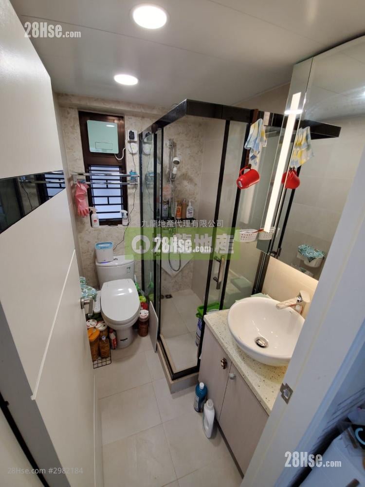 Ngun Hoi Mansion Sell 2 bedrooms , 1 bathrooms 292 ft²