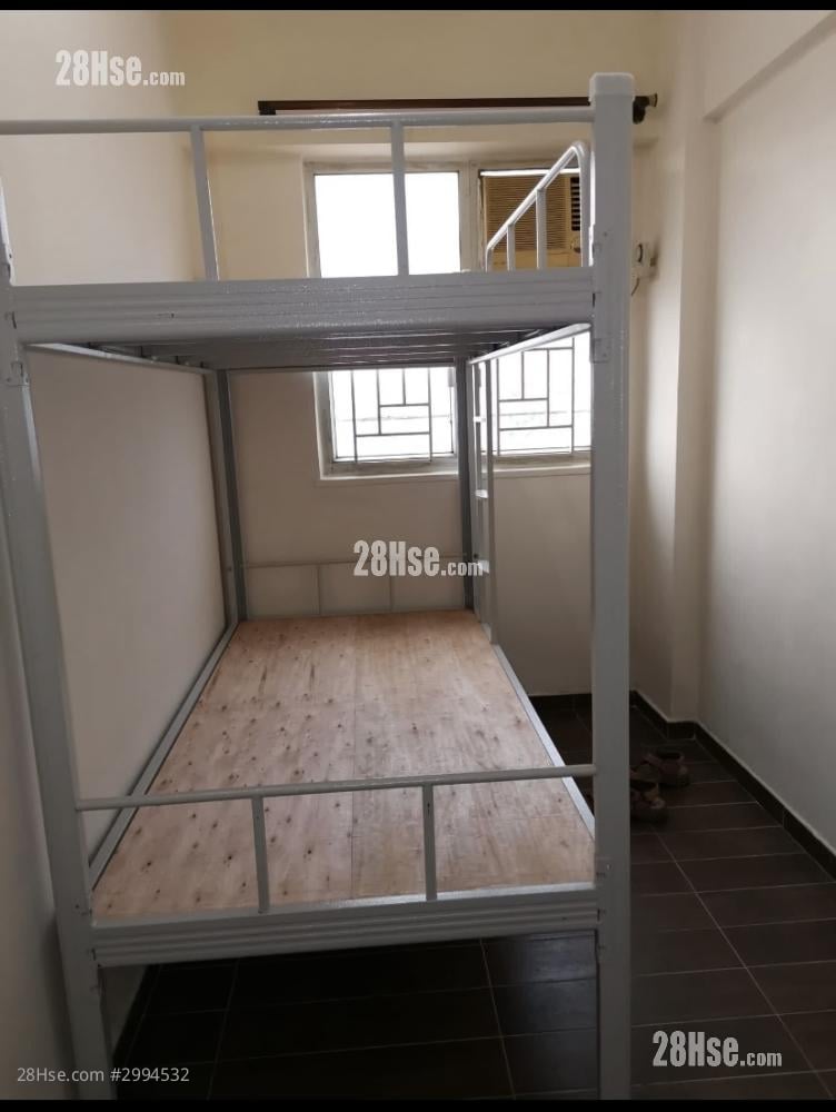 Leung Choy Building Sell 3 bedrooms , 3 bathrooms 295 ft²