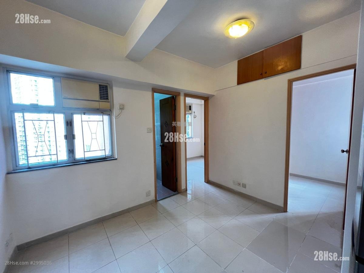 Fook On Mansion Sell 2 bedrooms , 1 bathrooms 318 ft²