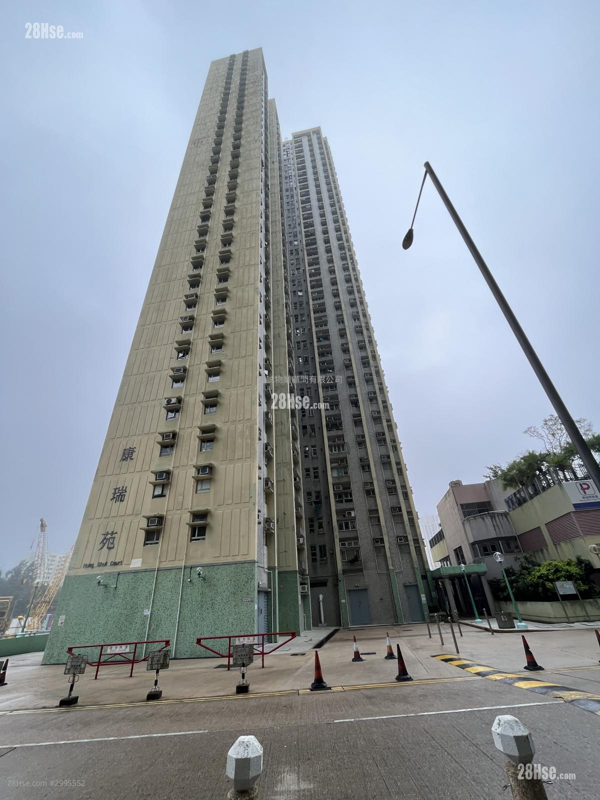 Hong Shui Court Sell 3 bedrooms , 2 bathrooms 645 ft²