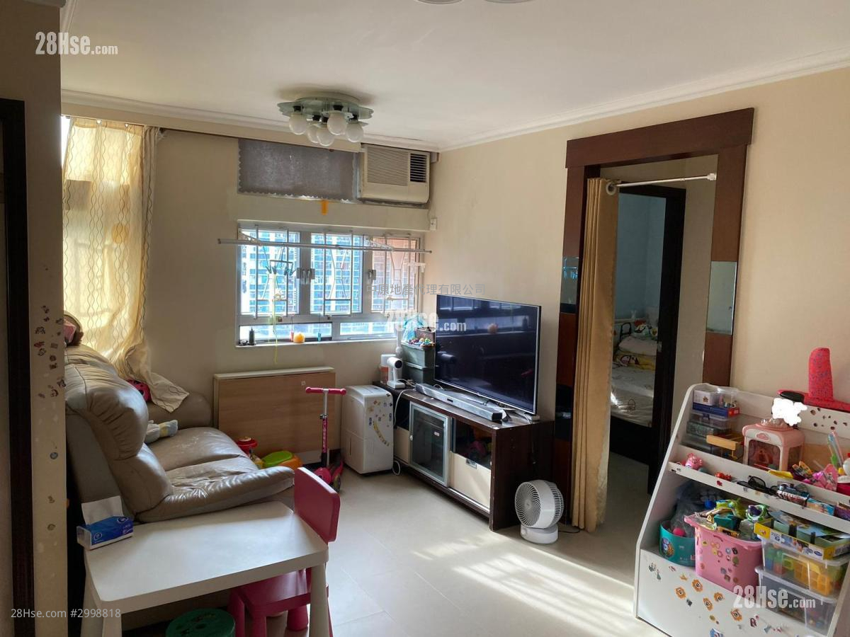 Ming Nga Court Sell 2 bedrooms 394 ft²
