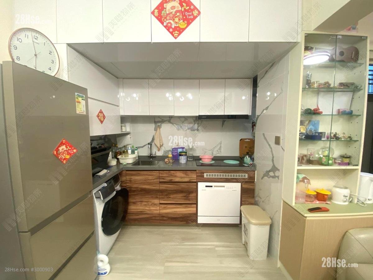 Kwong Wah Centre Sell 2 bedrooms 437 ft²