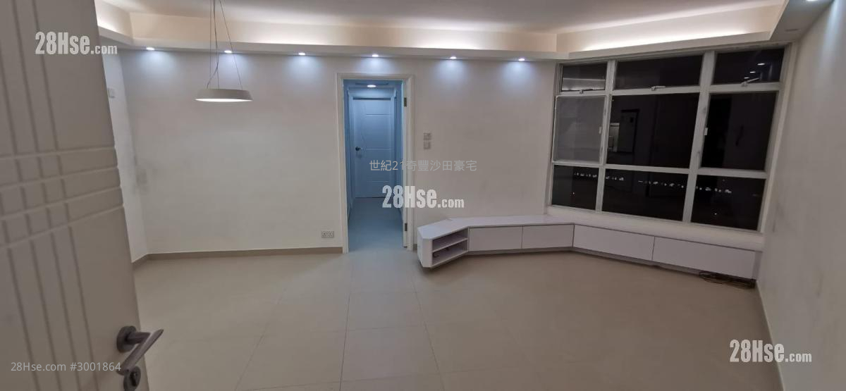 Man Lai Court Sell 3 bedrooms , 2 bathrooms 622 ft²