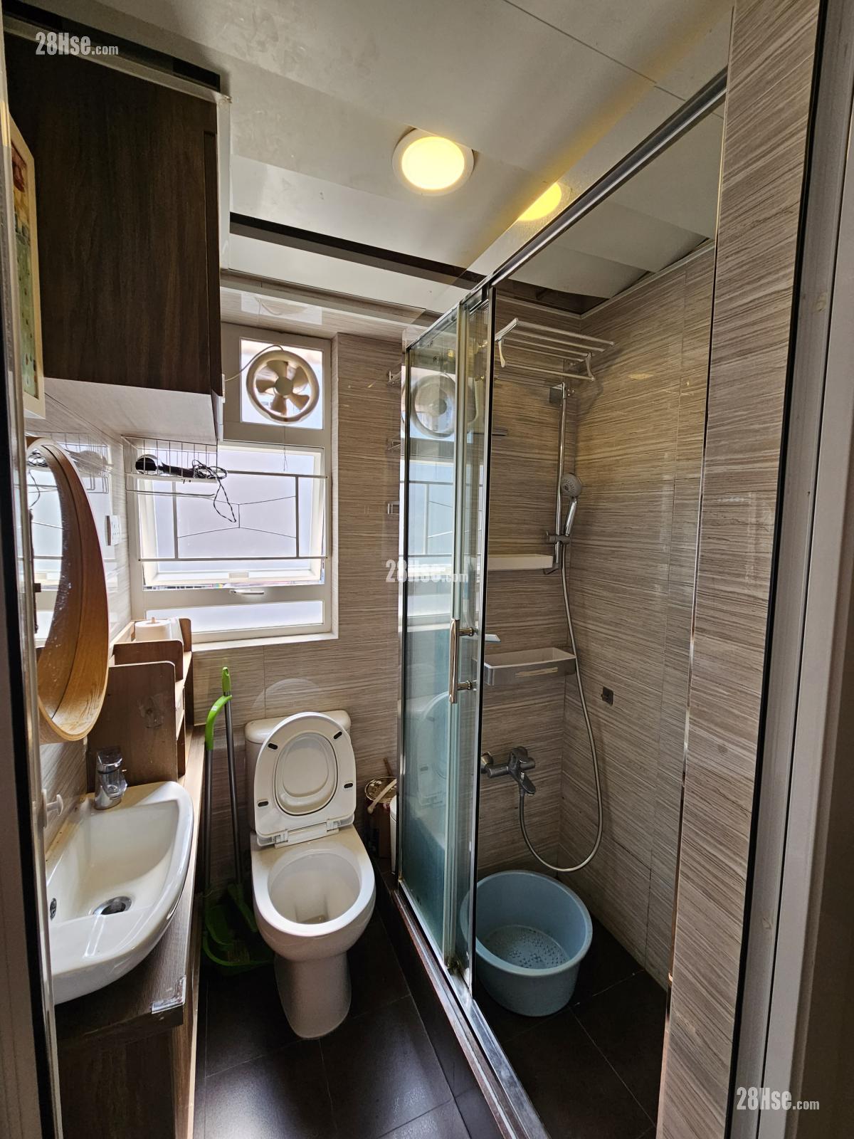 Wai Yin Buiding Sell 2 bedrooms , 1 bathrooms 354 ft²