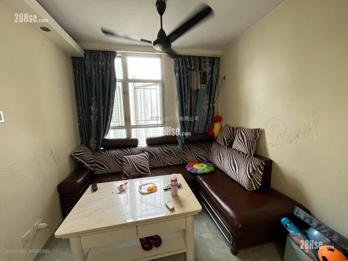 Tin Fu Court Sell 3 bedrooms , 2 bathrooms 650 ft²