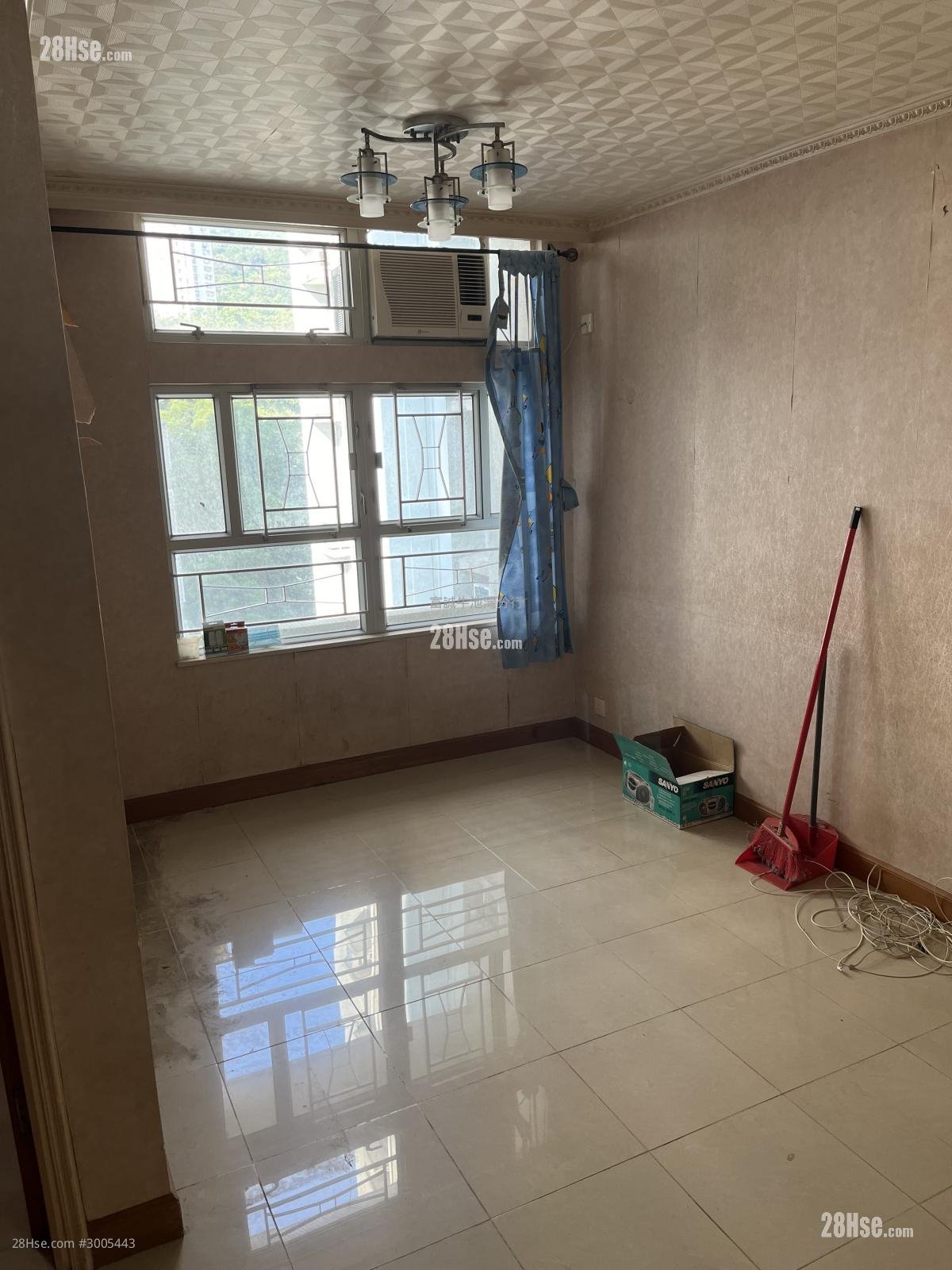 Ying Fuk Court Sell 3 bedrooms , 1 bathrooms 559 ft²