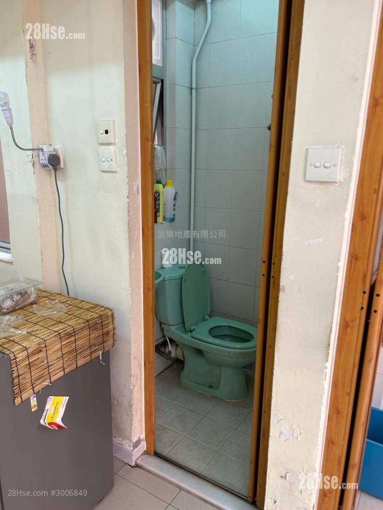 Sang Cheong Building Sell 1 bedrooms , 1 bathrooms 251 ft²