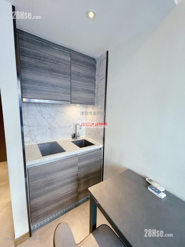 AVA61 售盘 开放式间隔 , 1 浴室 150 平方尺