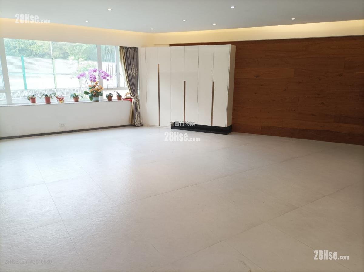 Lung Cheung Villa Rental 3 bedrooms , 2 bathrooms 1,342 ft²