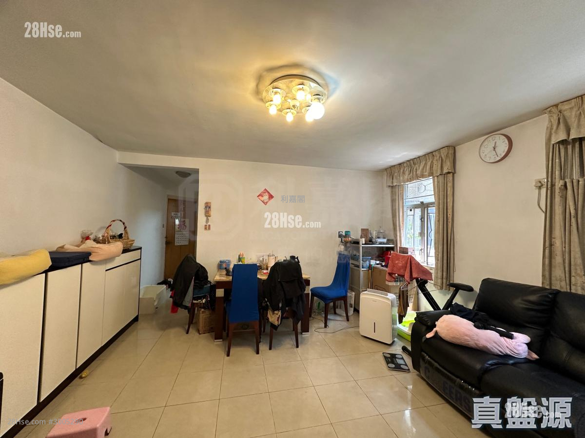 Siu On Court Sell 2 bedrooms 563 ft²
