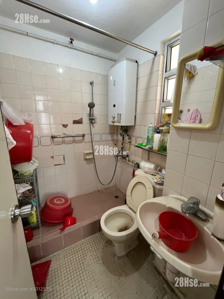 Yee Tsui Court Sell 2 bedrooms , 1 bathrooms 449 ft²
