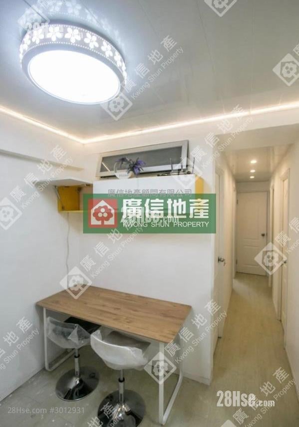 Tak Yue Mansion Sell 5+ bedrooms , 2 bathrooms 506 ft²