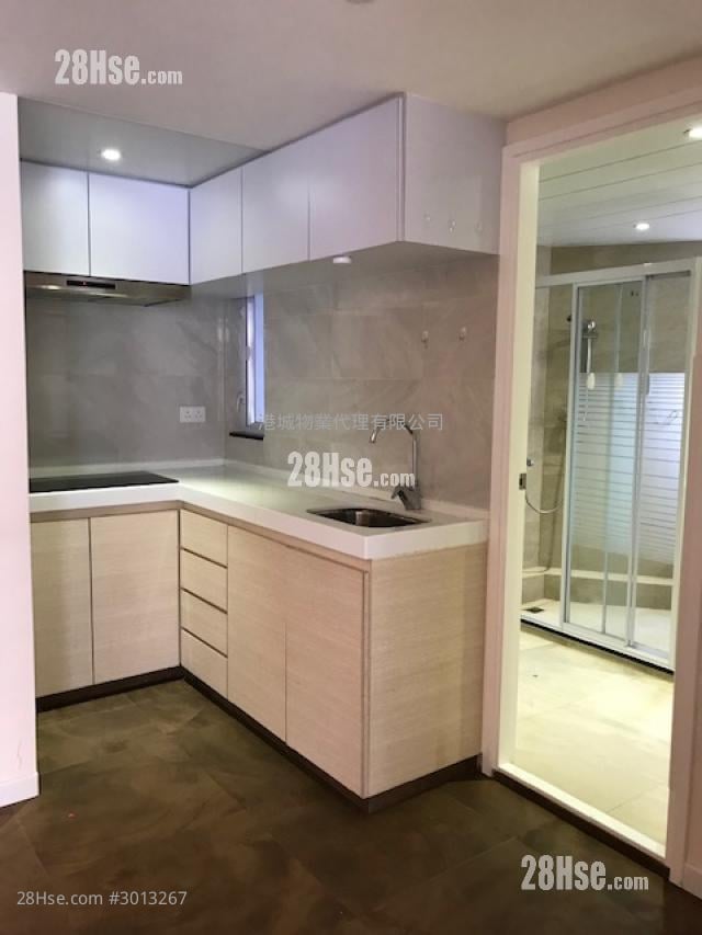 Lung Cheung Building Sell 3 bedrooms , 2 bathrooms 809 ft²