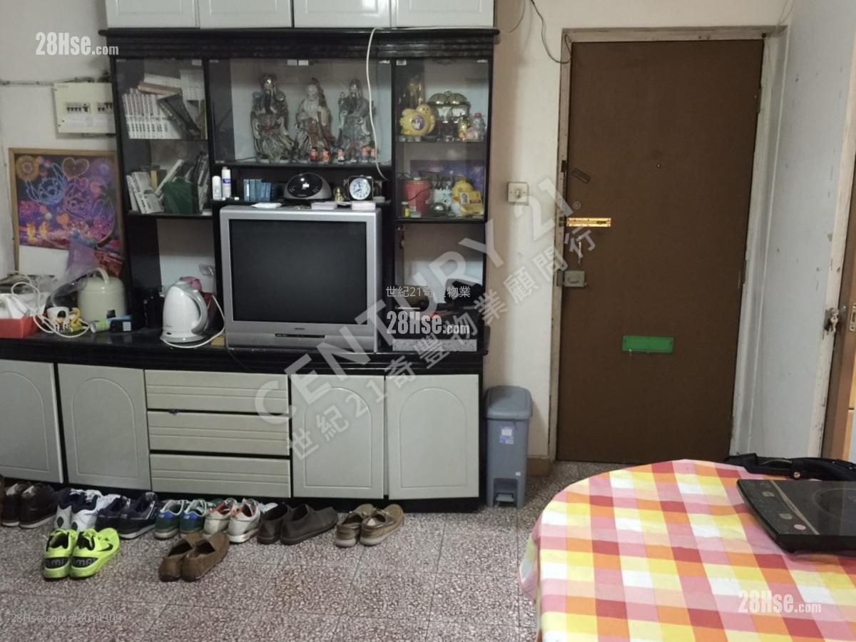 Cheung Wah Estate Sell 2 bedrooms , 1 bathrooms 381 ft²