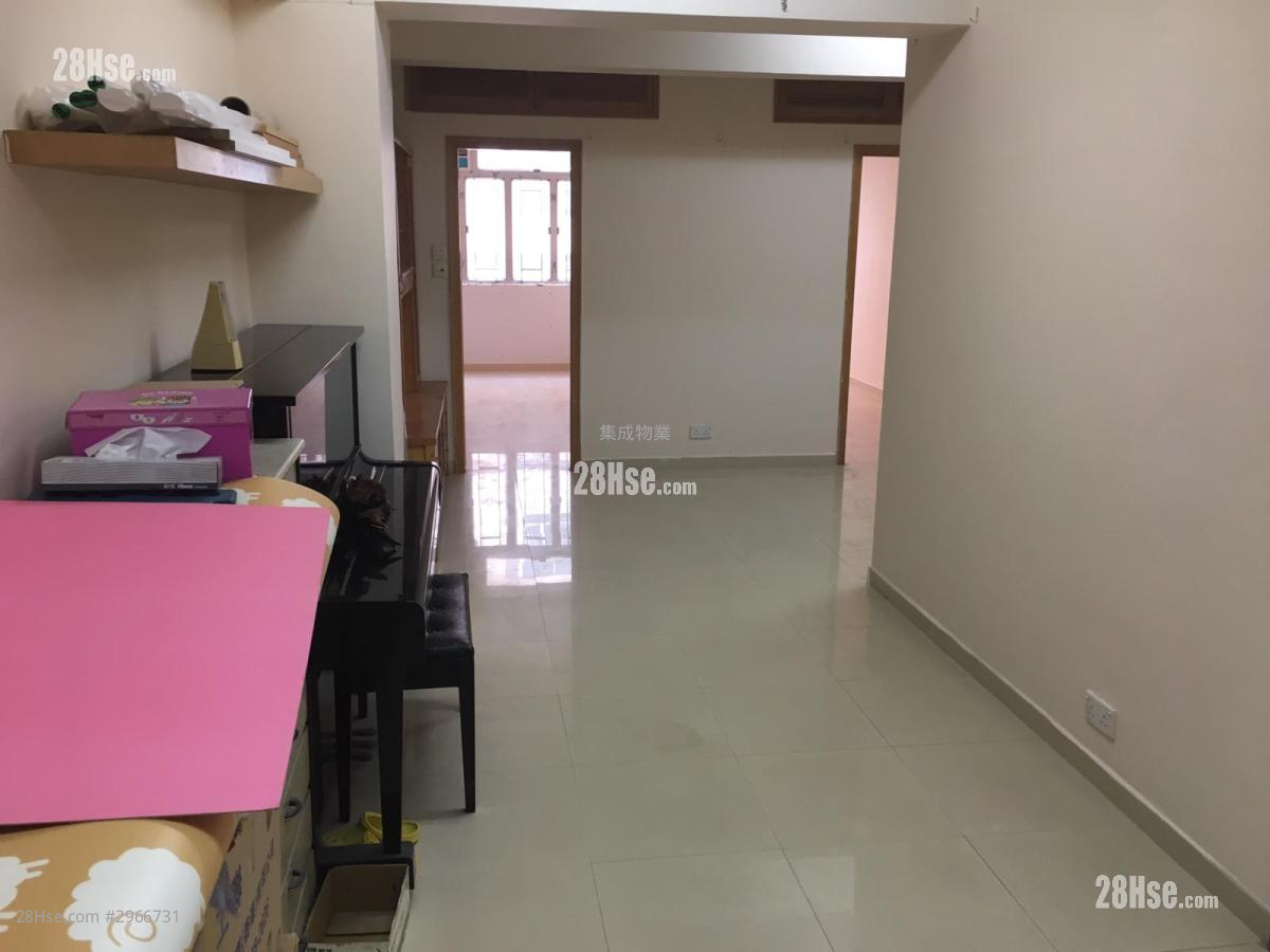 Yip Cheong Building Sell 2 bedrooms 647 ft²