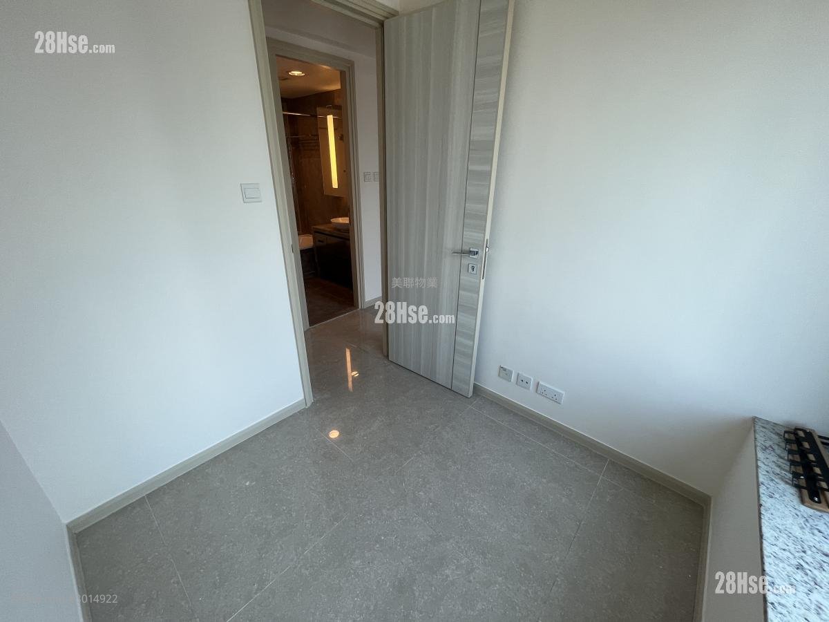 Yuccie Square Sell 3 bedrooms 645 ft²
