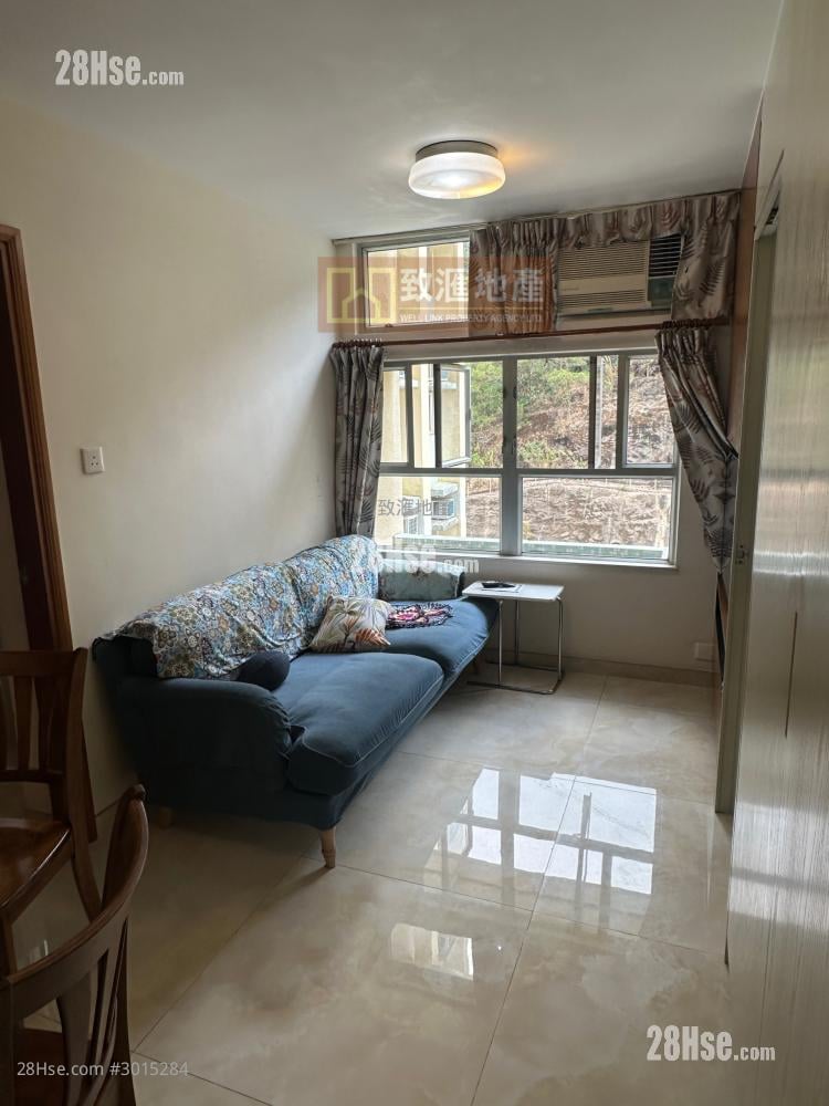 Yi Fung Court Sell 2 bedrooms 407 ft²