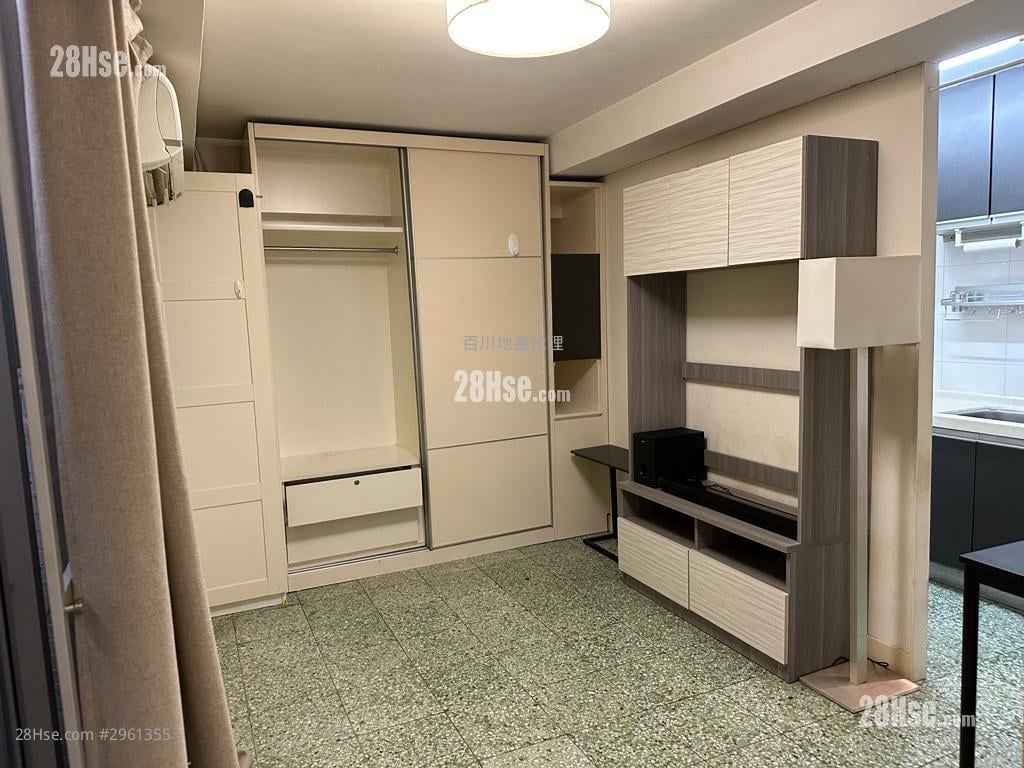 Chun Hing San Tsuen Sell 2 bedrooms , 2 bathrooms 650 ft²