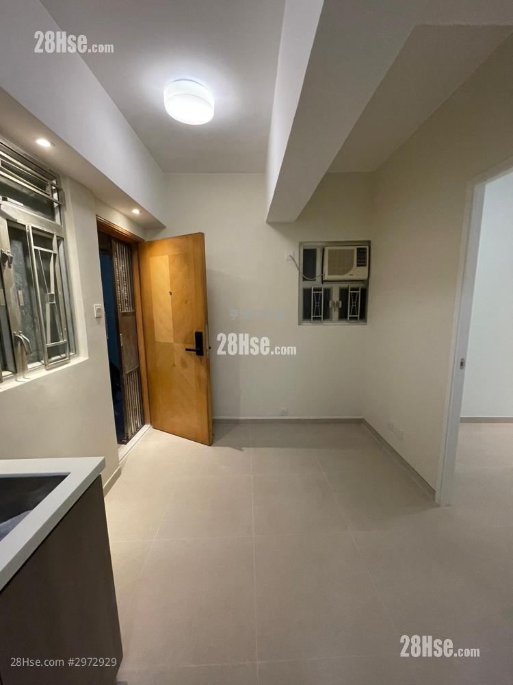 Hung Lee Building Sell 2 bedrooms , 1 bathrooms 271 ft²