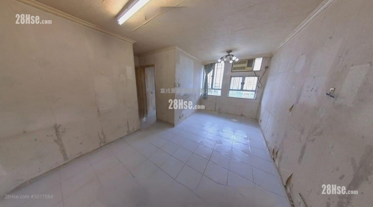 Chun Wah Court Sell 2 bedrooms , 1 bathrooms 492 ft²