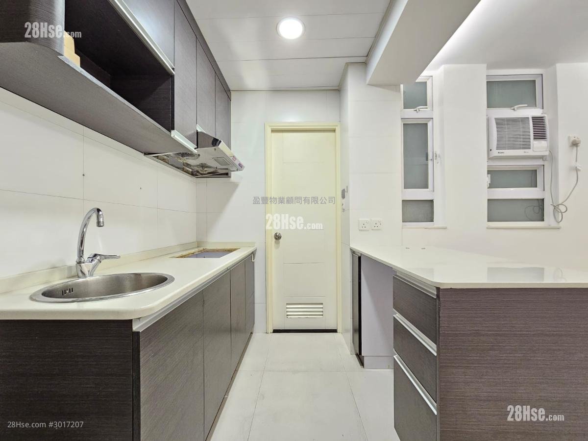 Linfond Mansion Rental 3 bedrooms , 2 bathrooms 526 ft²