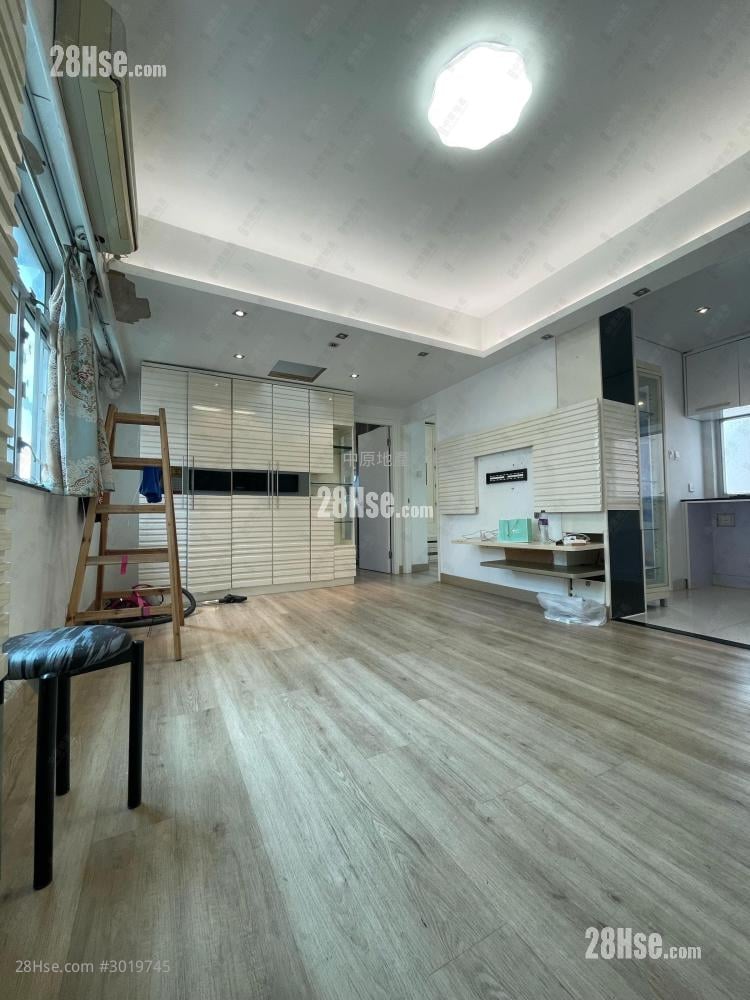 Yuet Bor Building Sell 2 bedrooms , 1 bathrooms 501 ft²