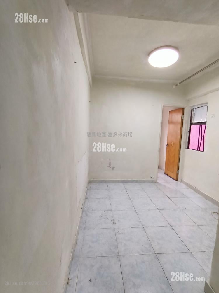 Cheung Hing Mansion Sell 1 bedrooms , 1 bathrooms 210 ft²