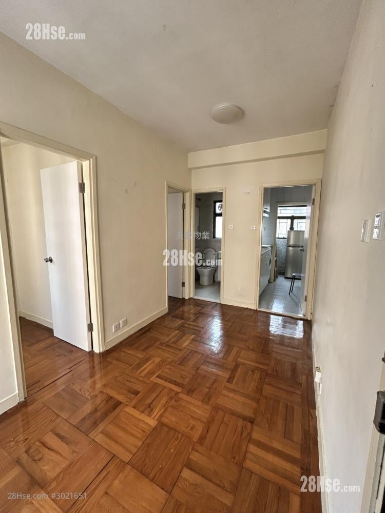 Tak Yue Mansion Sell 2 bedrooms , 1 bathrooms 315 ft²
