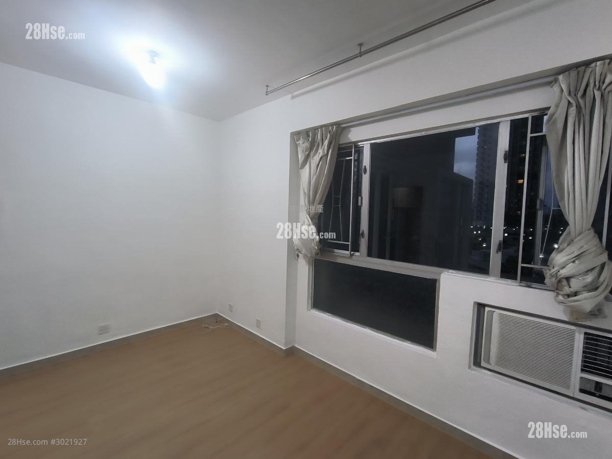 Fanling Town Center Sell 2 bedrooms 399 ft²